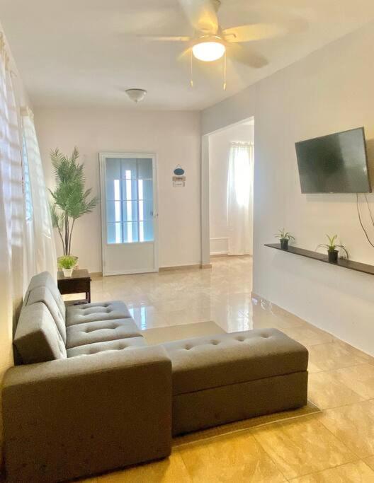 Casa de férias 5 Min From Airport Sju Secret Garden Pr